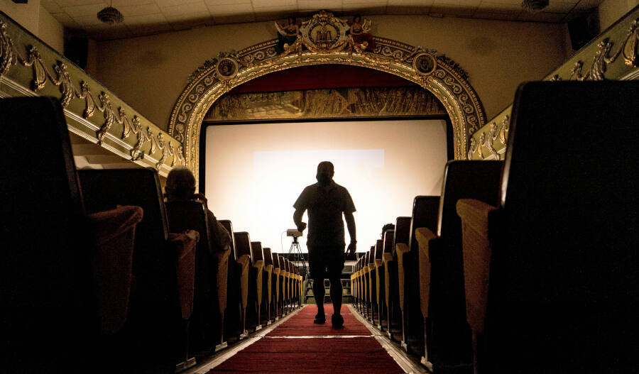 El “efecto Auracast”: una nueva forma de escuchar en espacios públicos