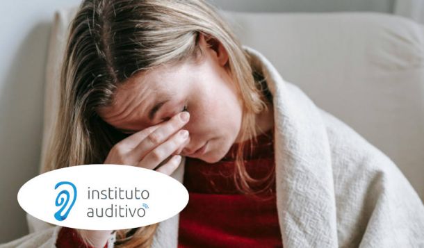 Mujer con dolor de cabeza